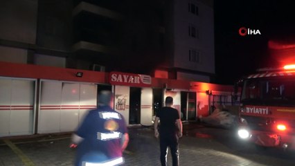 Uşak’ta süper markette çıkan yangın paniğe neden oldu