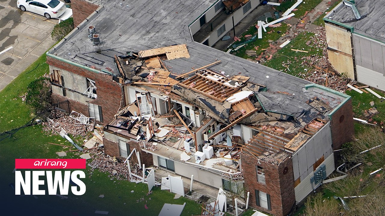 Hurricane Laura blasts Gulf Coast, leaving widespread damage