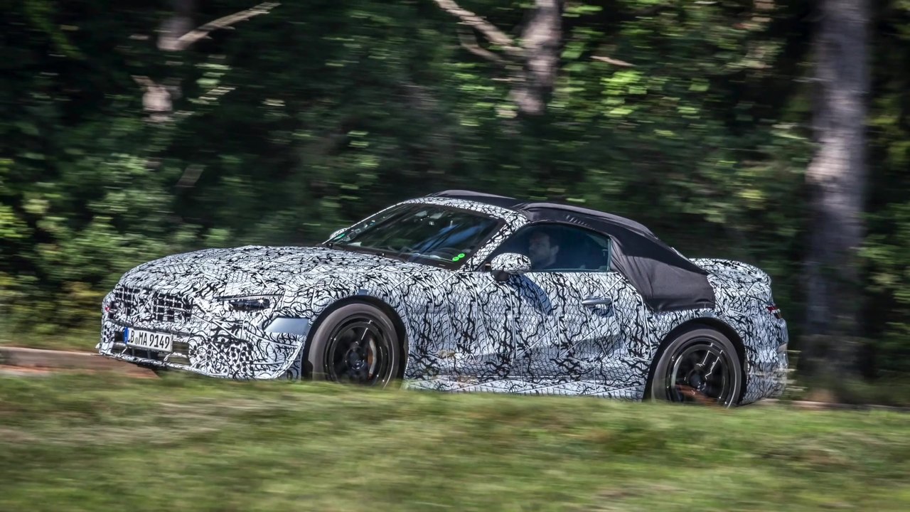 Vorserienfahrzeuge des neuen Mercedes-Benz SL Roadster starten zu ausführlichen Straßentests