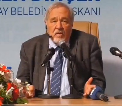 İlber Ortaylı Atatürk düşmanını eleştirdiğinde mikrofon kalktı