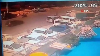 Bankadan para dolu çanta ile çıkan vatandaşa dehşeti yaşattılar...Şahsın metrelerce sürüklenmesi kamerada