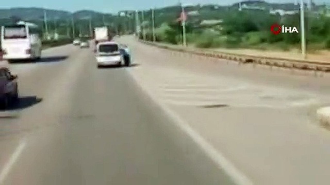 Bursa’da trafikte korku dolu anlar...Ölümden böyle döndü