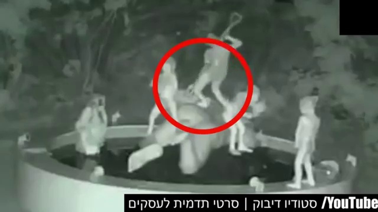 15 Giant Statues Caught Moving On Camera