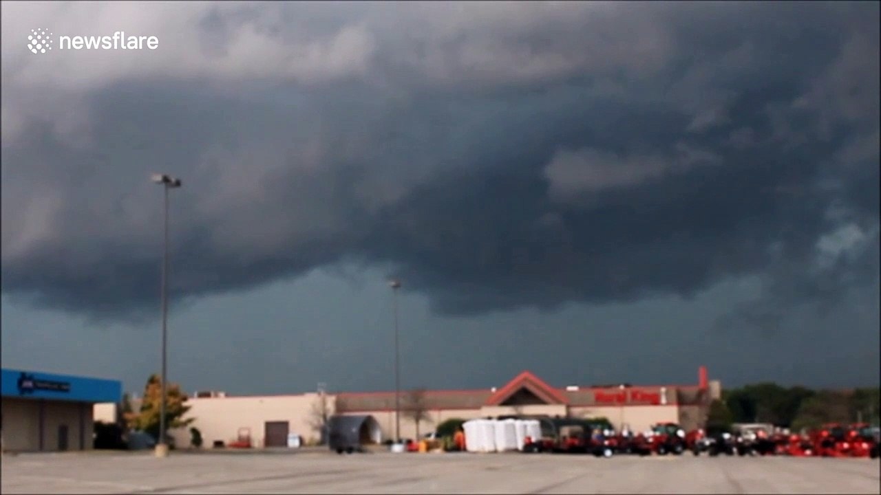 Watch as severe thunderstorm rolls through Butler County, Pennsylvania with damaging winds bringing down trees