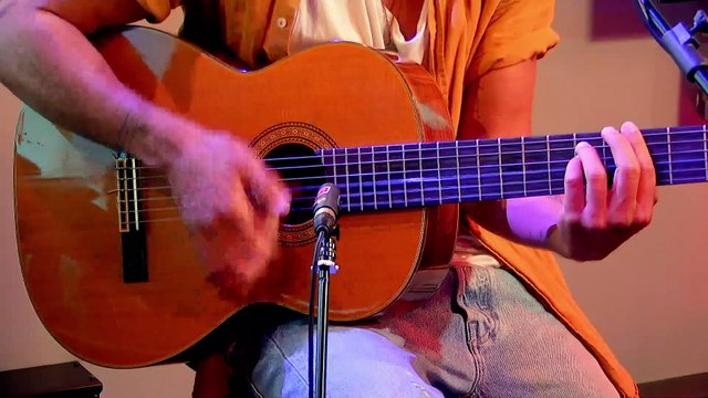 Flo Delavega interprète Printemps Éternel dans #LeDriveRTL2 (28/08/20)