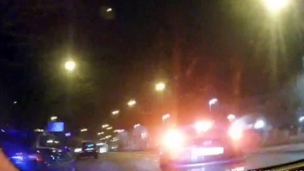 Reckless drive caught on camera ramming police car