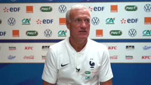 LdC (F) - Deschamps félicite les Lyonnaises après leur victoire