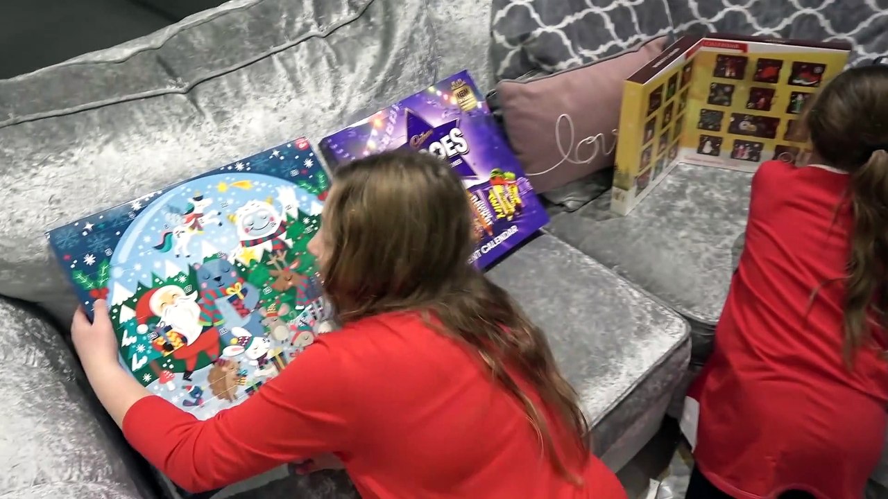 The Elf On The Shelf IS Back Count Down to Christmas  Fun Sophia Isabella e Alice