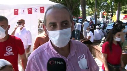 Fatih Belediyesi 15 bin aşure dağıttı