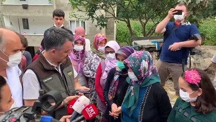 Sel mağdurları ile görüşen Bakan Pakdemirli, Cumhurbaşkanı Erdoğan’ı telefon ile aradı