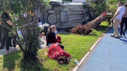 Ordu'da hafif ticari araç ağaca çarptı: 4 yaralı