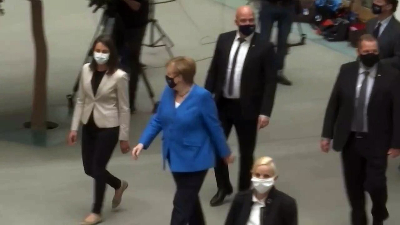 Merkel stimmt in Corona-Krise auf 'schwierigen Herbst und Winter' ein