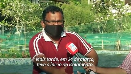 Peixes na piscina