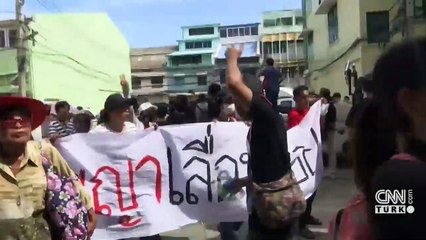 Tayland'da muhalifler sokakta
