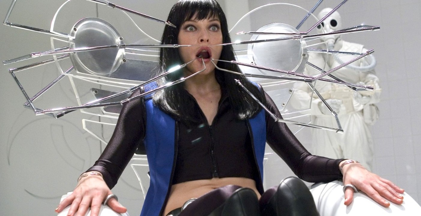 Ultraviolet movie (2006) - Milla Jovovich, Cameron Bright, Nick Chinlund