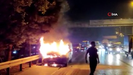 TEM'de araç yandı, alevler metrelerce yükseldi