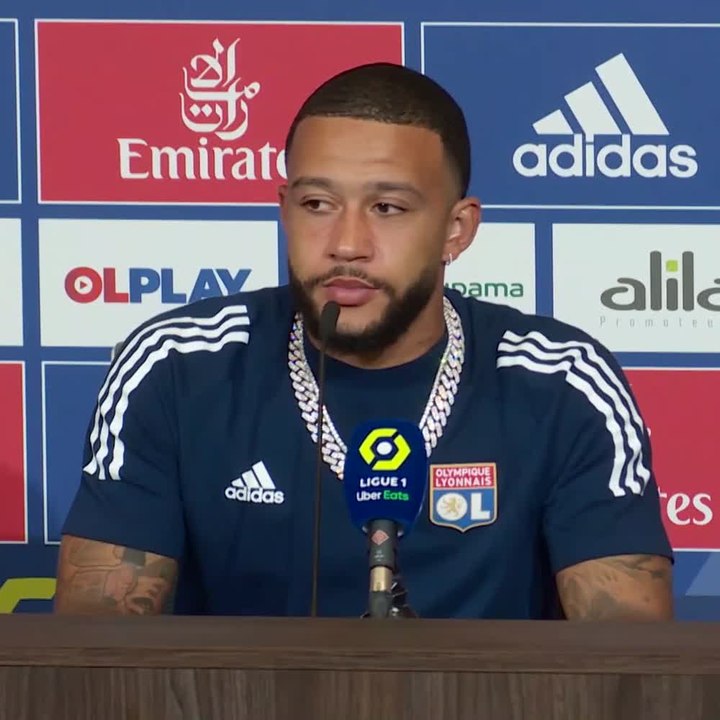 Depay 'dreaming of big clubs' but happy at Lyon