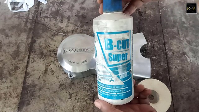 Engine Side Housing Buffing - CD 90 Benly Side housing polishing