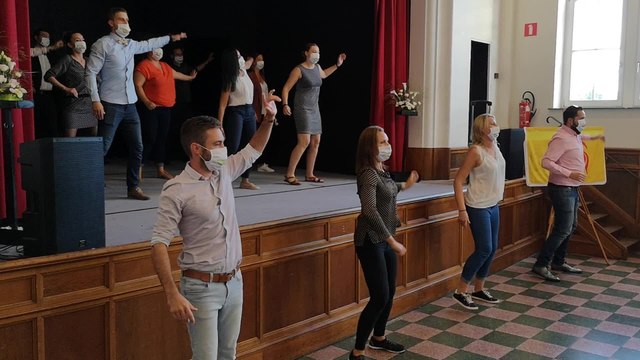 Une danse pour inaugurer le nouveau centre éducatif François Mitterrand à Estaimpuis