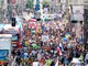 Keine Masken, kein Abstand: Polizei löst Corona-Demo in Berlin auf