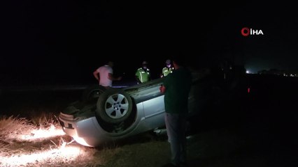 Taklalar atan otomobilden yaralı kurtuldu