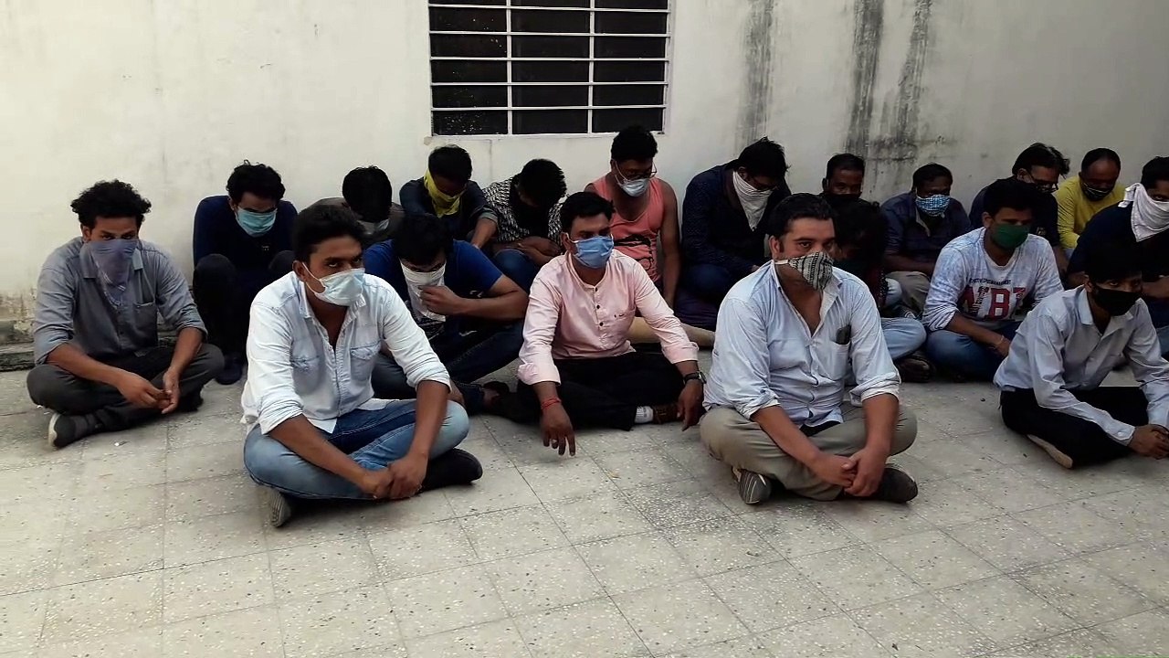 होटल में रैव पार्टी, पुलिस ने पकड़े तीन दर्जन म...