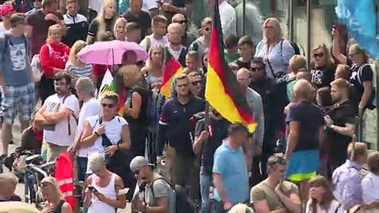 Corona-Wut in Berlin - Zehntausende auf der Straße