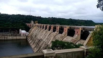 गांधी सागर बांध के 3 गेट खुले