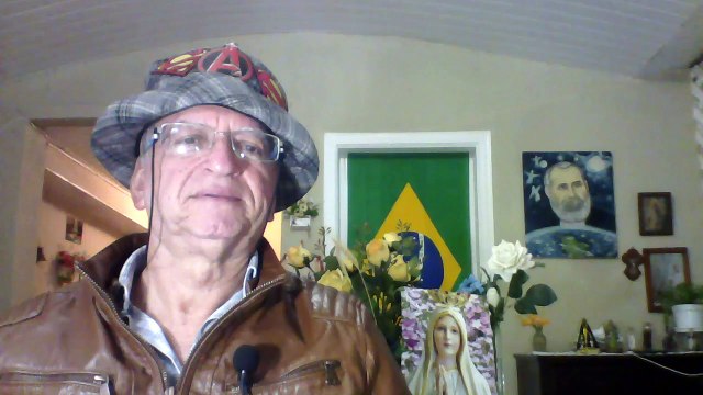 WIN_20200830_041343 CORES E NÚMEROS NOS LIVROS . CONSERVADORES E CRISTÃOS = CORES AZUL , VERDE , DOURADO ; NÚMEROS DOS CONSERVADORES E CRISTÃOS : NOTA 10 NOTA MIL = 1.000 DIAMANTE AZUL , AS MULHERES CONSERVADORAS DIAMANTE COR DE ROSA .