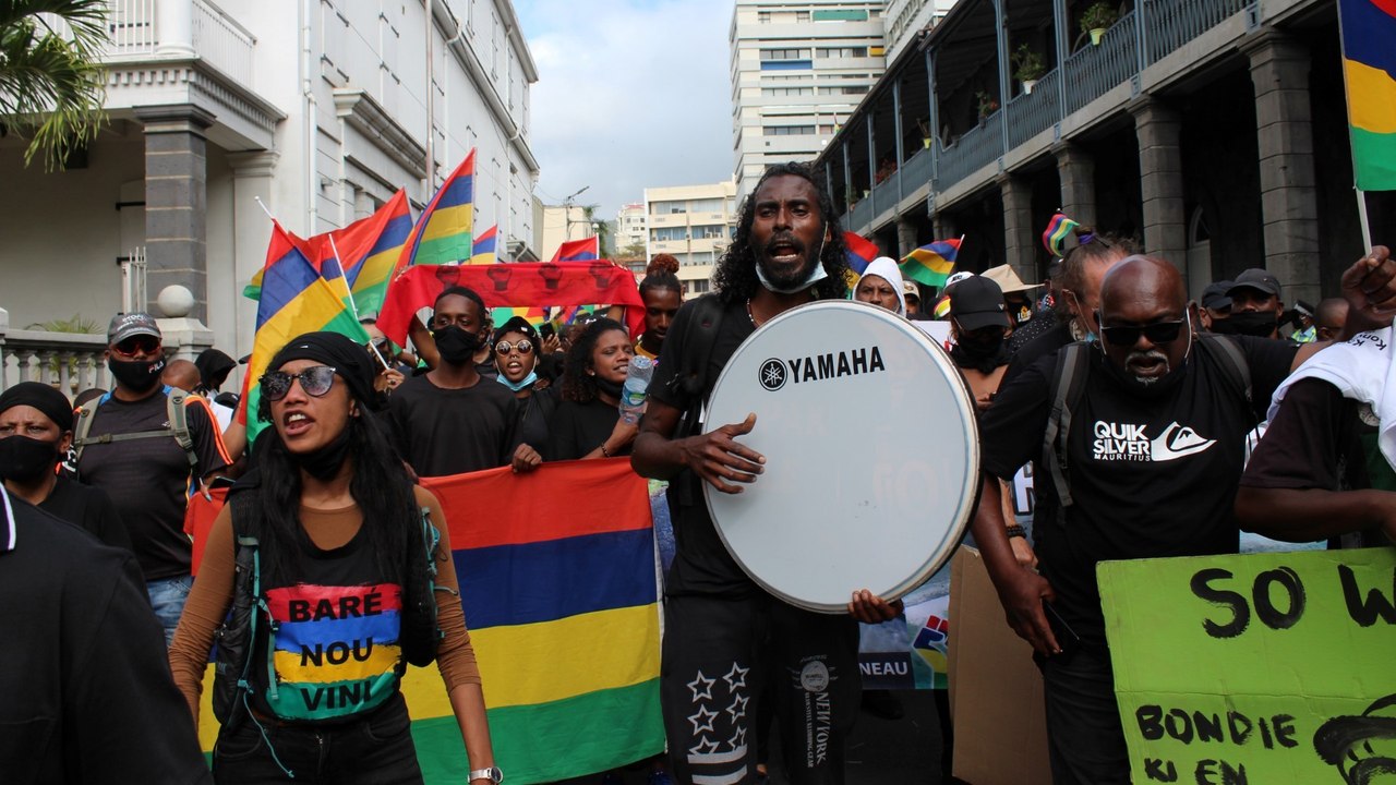 Protest in Mauritius over oil spill, dozens of dead dolphins