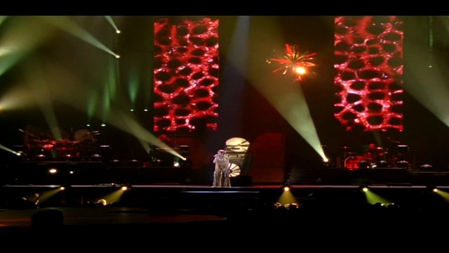 Mylène Farmer (live) — “Peut-être toi” ↔ (De Mylène Farmer : Avant que l'ombre... À BERCY / 2006)