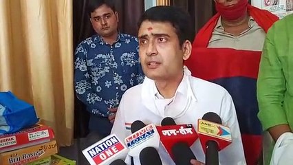 कांग्रेस नेता  दीपक सिंह ने बताया कि डिप्टी सीएम केशव प्रसाद मौर्य में आया अहंकार