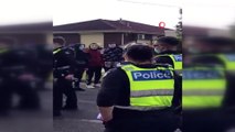- Avustralya'da 'kısıtlama' karşıtı protestolara polis müdahalesi