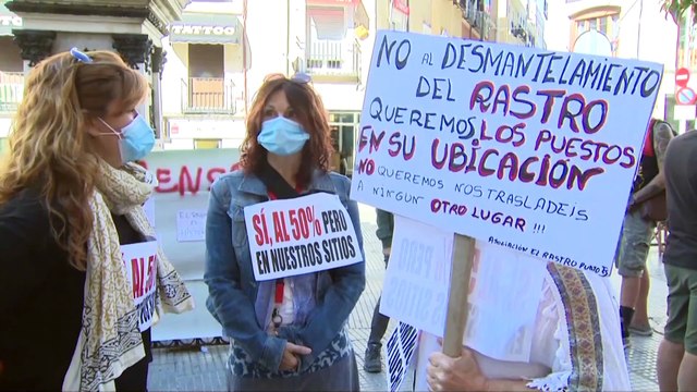 Novena concentración de comerciantes del Rastro que exigen una mesa de trabajo con el Ayuntamiento