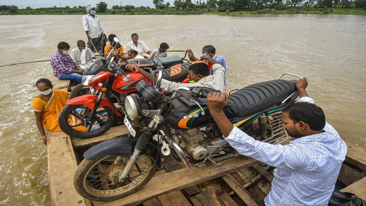 Gujarat: Flood wreaks havoc in big cities