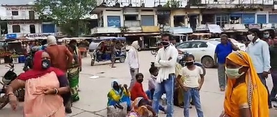 बसों का संचालन न होने से ठगे जा रहे यात्री