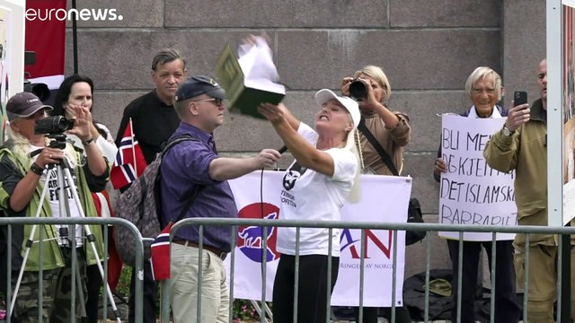 Violenza xenofoba a Oslo. Scontri tra manifestanti di estrema destra e polizia