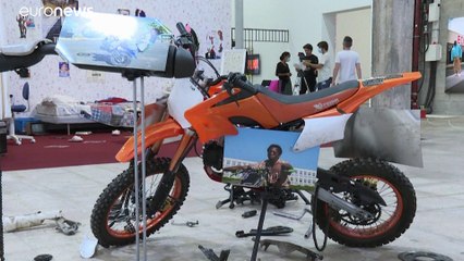 "Jusqu'ici tout va bien" : de la banlieue au musée parisien