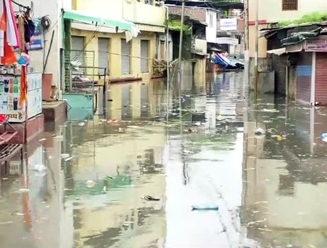 उज्जैन में लगातार हो रही बारिश के चलते शिप्रा नदी उफान पर
