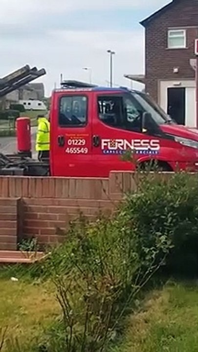 Ces dépanneurs sont vraiment idiots... Tellement drôle