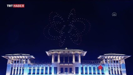 30 Ağustos'a özel 300 İHA ile ışık gösterisi yapıldı