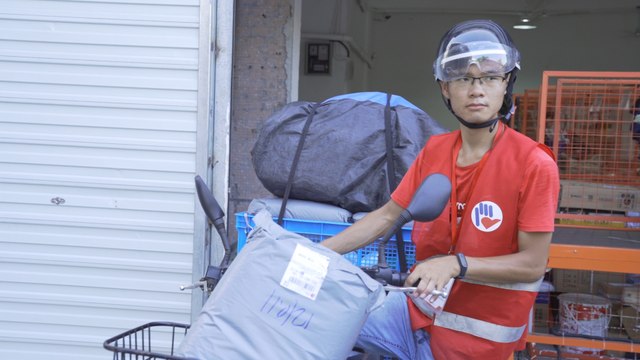 China’s delivery business provides a career path for the deaf