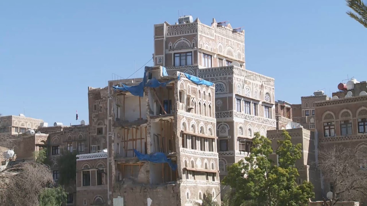 21 عاما على رحيل شاعر اليمن الكبير عبد الله الب...
