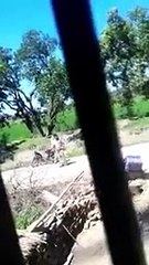 शर्मनाक: UP भाजपा सरकार में पुलिस हुई बेलगाम, महिलाओं पर भी पुलिस की बरसने लगी है लाठिया