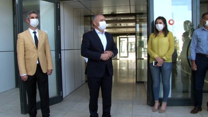 İlk ders yılı zili okullarda öğrencisiz çaldı