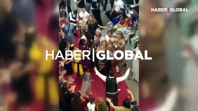 Bursa'da şoke eden manzara! Düğünde maske ve sosyal mesafe unutuldu
