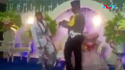 Pengantin Disuruh Push Up Polisi di Atas Pelaminan