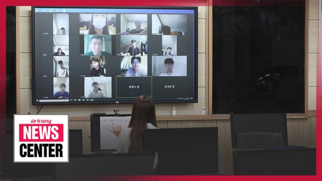 Hearing-impaired students struggling with online classes during pandemic