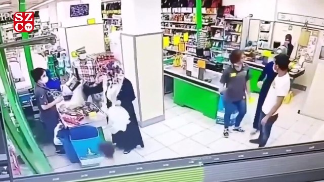Markette çalışan kadınlara, tekme tokat saldırdı!