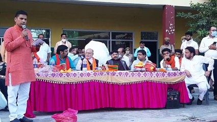 कांधला पहुंचे देश के प्रधानमंत्री नरेंद्र मोदी के भाई प्रहलाद मोदी